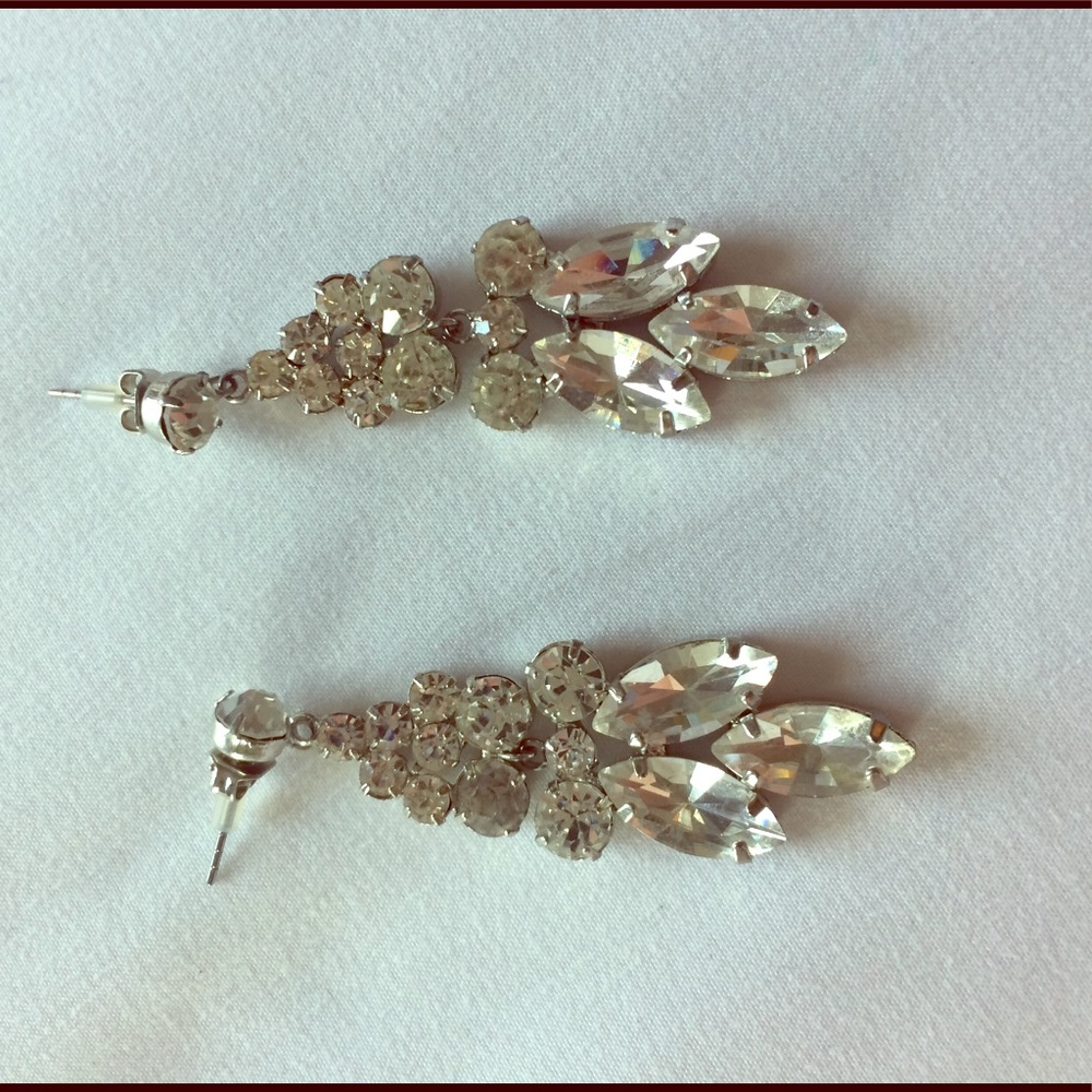 Dangle earrings